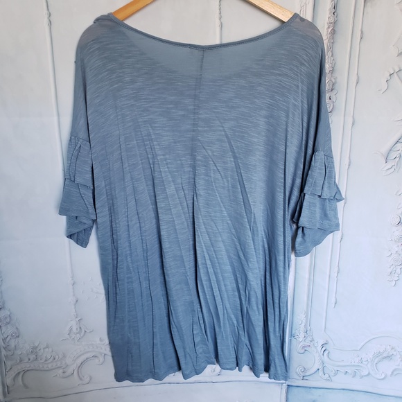 KyeMi Oversized Ruffle Top - Picture 4 of 4